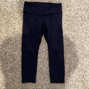 Lululemon navy blue cropped leggings